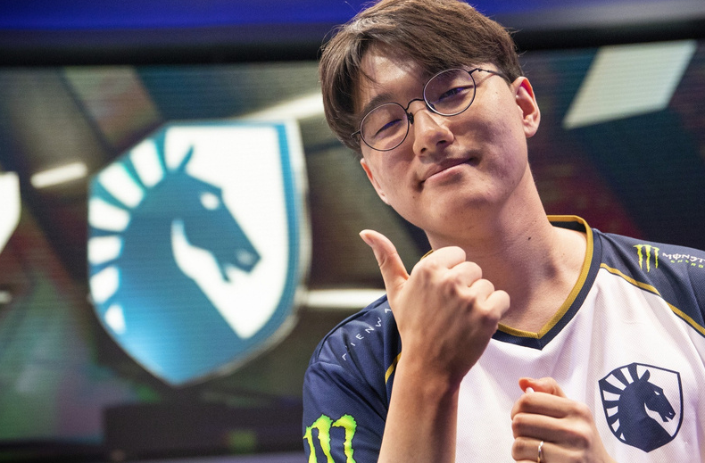 KT绝杀SHR,CoreJJ团战一打五宿命之战淘汰赛,点燃全场激情 KT绝杀SHR,CoreJJ团战一打五宿命之战淘汰赛,点燃全场激情