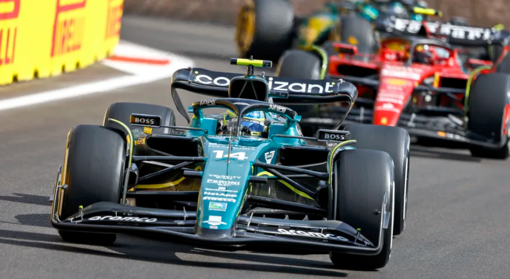 关于索伯车队横扫法拉利，阿隆索统治全场的信息