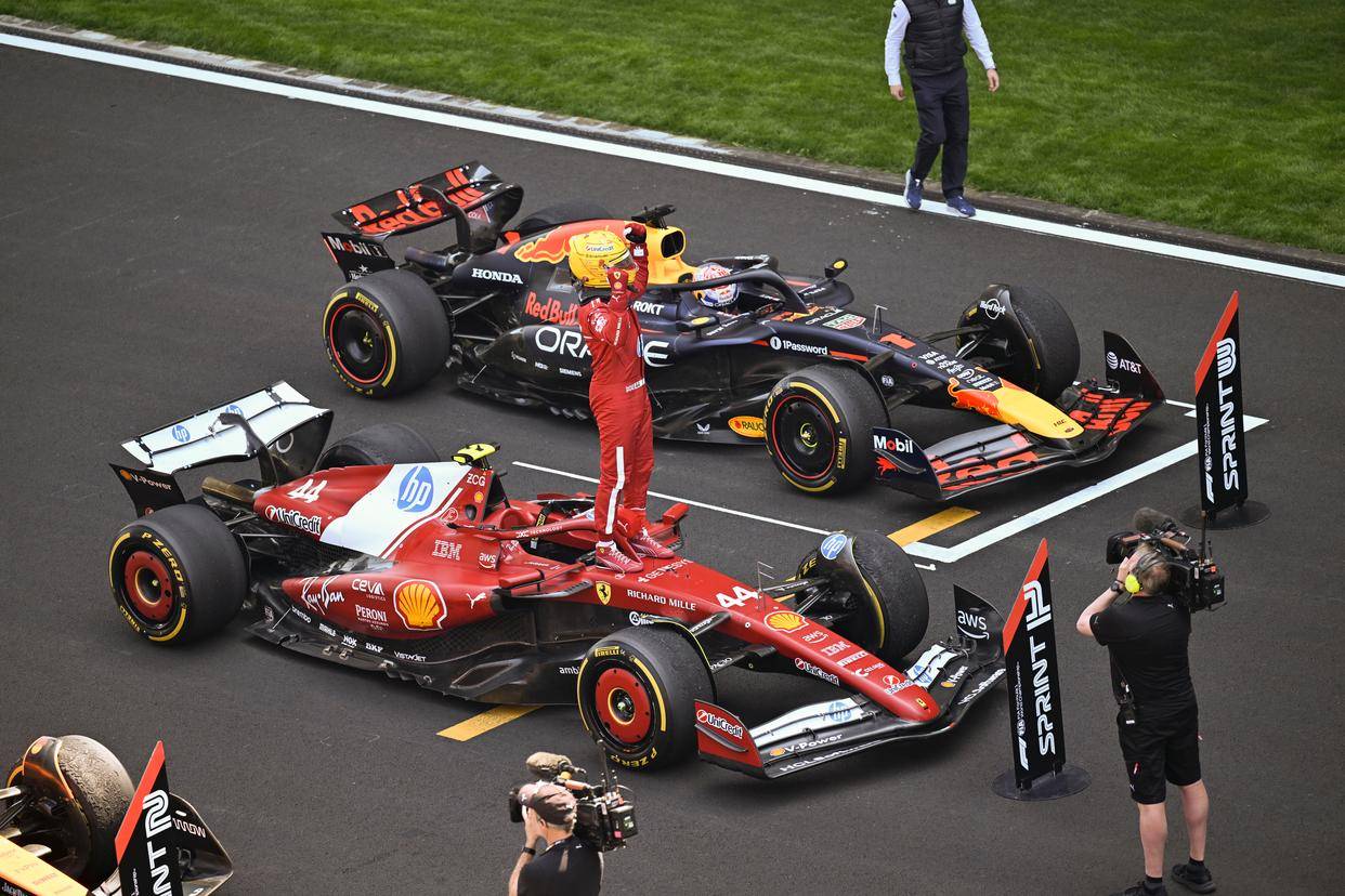 开云APP-法拉利完胜索伯车队，汉密尔顿高光表现